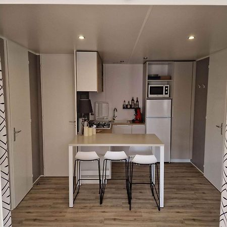 Mobil Home Tout Confort Сент-Илер-де-Рье Экстерьер фото