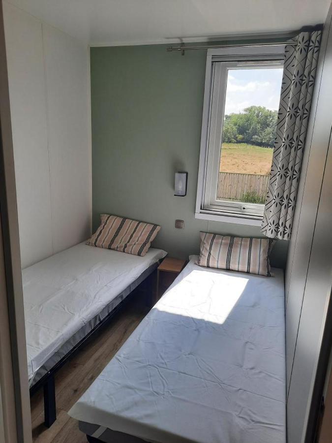 Mobil Home Tout Confort Сент-Илер-де-Рье Экстерьер фото